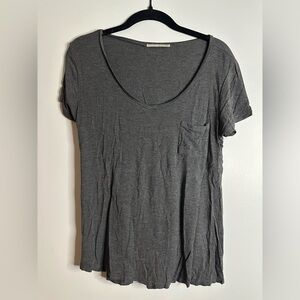 Active Basic Gray Scoop-Neck Short Sleeve Top (M)